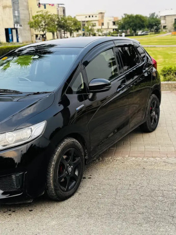 honda-fit-hybrid-big-9