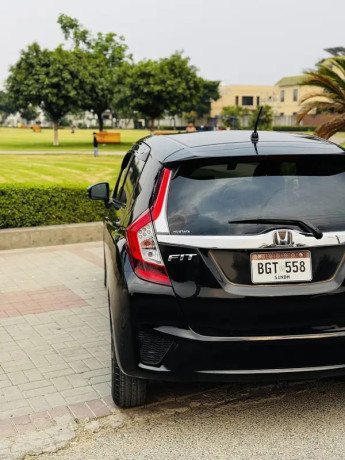 honda-fit-hybrid-big-8