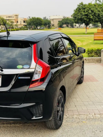 honda-fit-hybrid-big-3