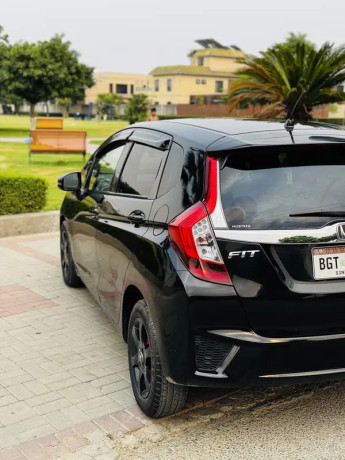 honda-fit-hybrid-big-4