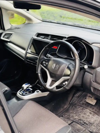 honda-fit-hybrid-big-1