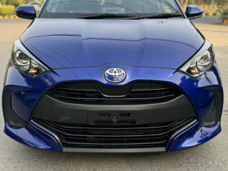 toyota-yaris-model-2022-25