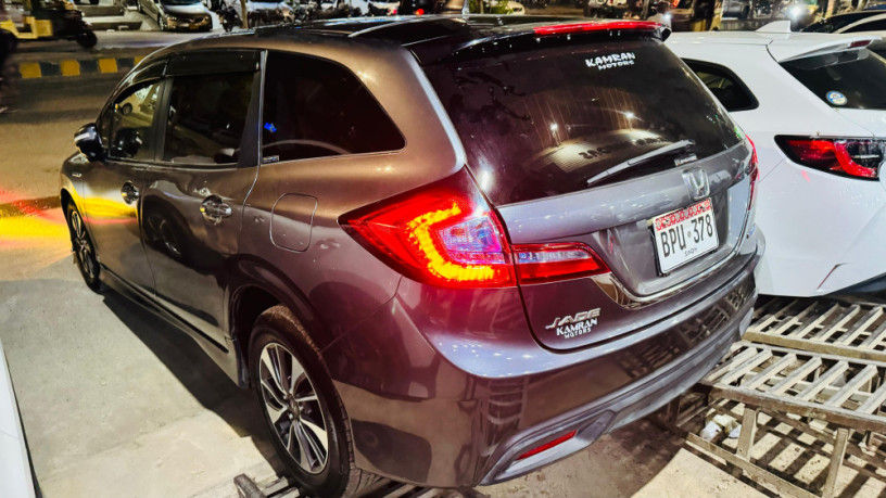honda-jade-hybrid-big-5