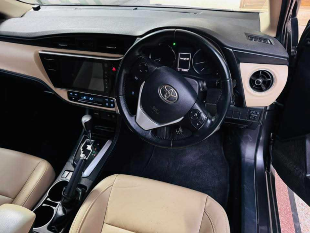 toyota-corolla-altis-x-cvt-i-18-big-6