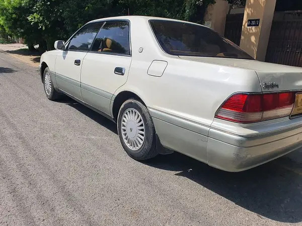toyota-diesel-crown-all-original-dha-big-8