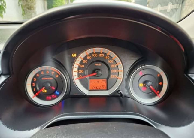 honda-city-12l-mt-big-9