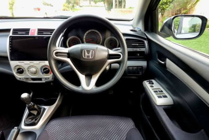 honda-city-12l-mt-big-4