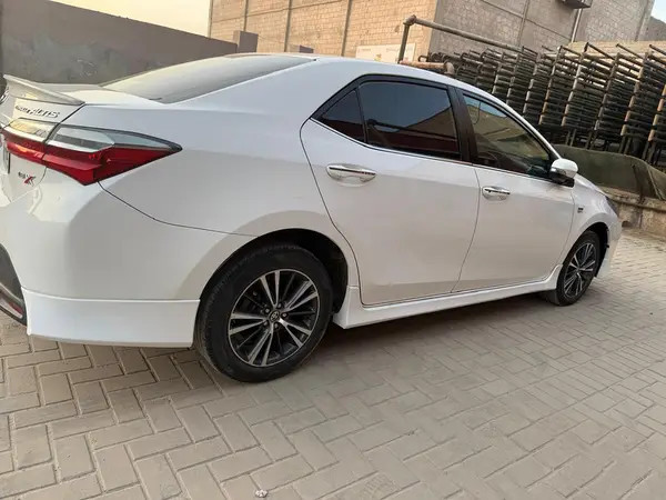 toyota-corolla-altis-grande-x-cvt-i-2021-18-big-2