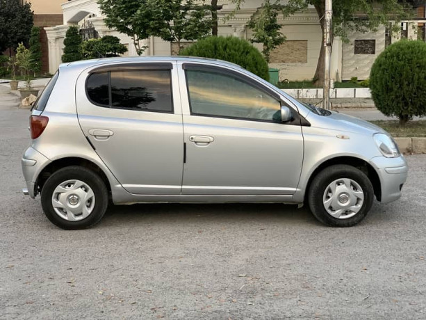 toyota-vitz-f-10-big-1
