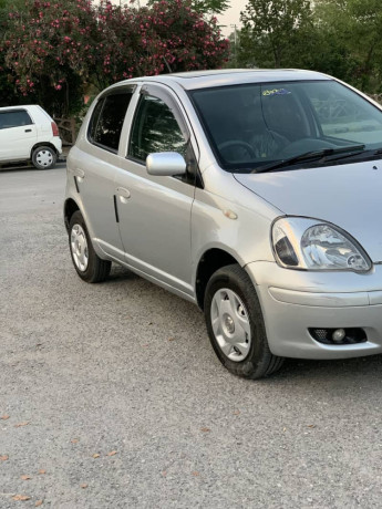 toyota-vitz-f-10-big-2