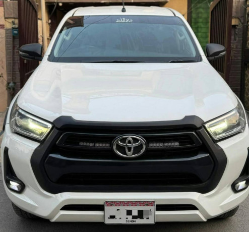 toyota-hilux-revo-g-automatic-28-big-0