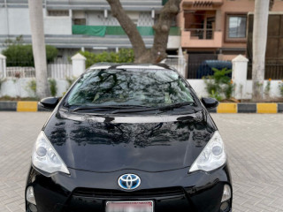 toyota-aqua-s-push