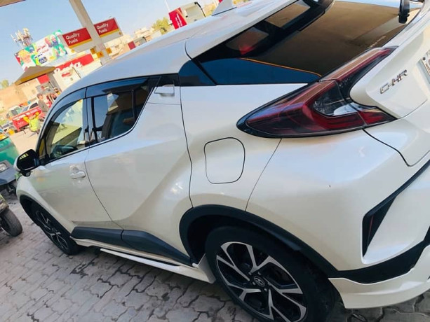 toyota-c-hr-g-led-big-3