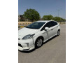 toyota-prius-alpha-g-small-2