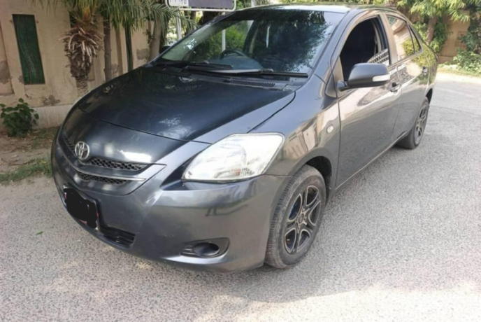 toyota-belta-2006-2013-g-13-big-1