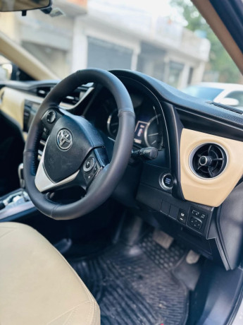 toyota-corolla-altis-x-cvt-i-18-big-4