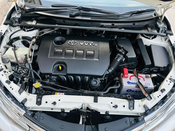 toyota-corolla-altis-x-cvt-i-18-big-3