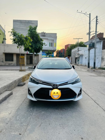 toyota-corolla-altis-x-cvt-i-18-big-0