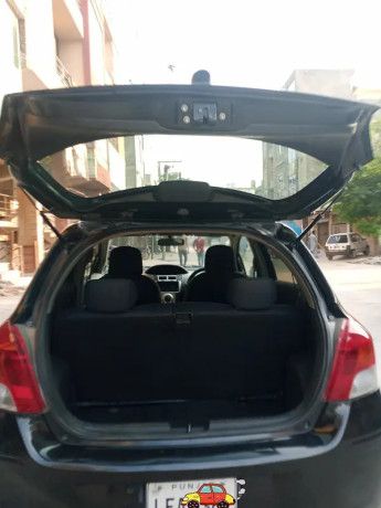 toyota-vitz-2010-big-4
