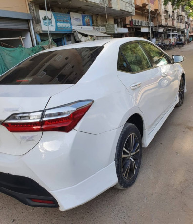 toyota-corolla-altis-x-cvt-i-18-big-1