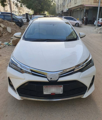 toyota-corolla-altis-x-cvt-i-18-big-0