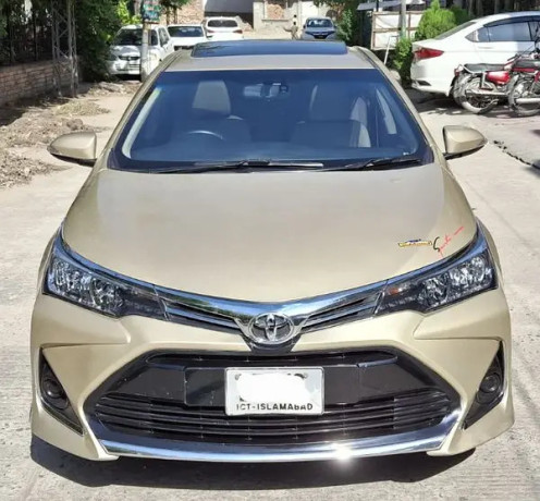 toyota-corolla-altis-grande-2015-autimatic-18-full-option-big-8