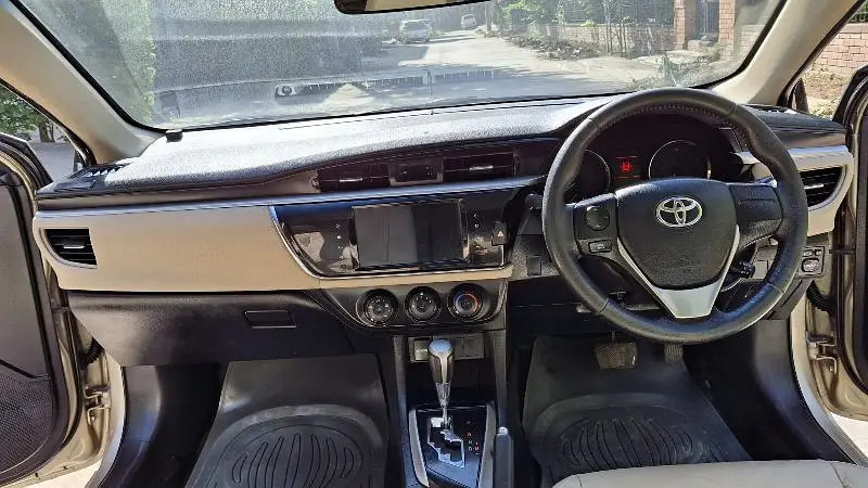 toyota-corolla-altis-grande-2015-autimatic-18-full-option-big-1