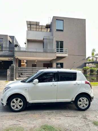 suzuki-swift-dlx-2012-big-2