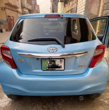 toyota-vitz-f-13-big-1