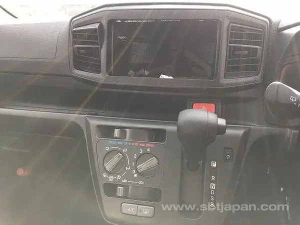 daihatsu-mira-es-manufactured-oct-2022-big-8