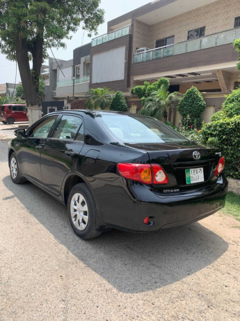toyota-corolla-altis-x-manual-16-big-4
