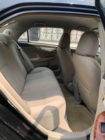 toyota-corolla-altis-x-manual-16-big-3
