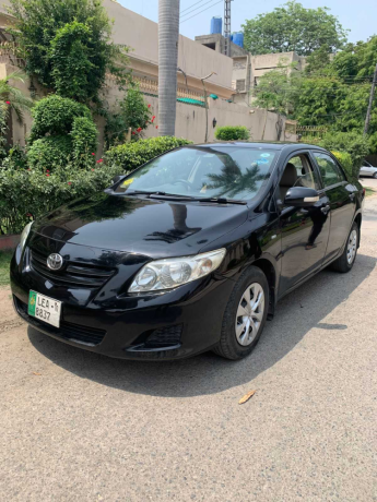 toyota-corolla-altis-x-manual-16-big-5