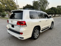 toyota-land-cruiser-zx-2016-small-2