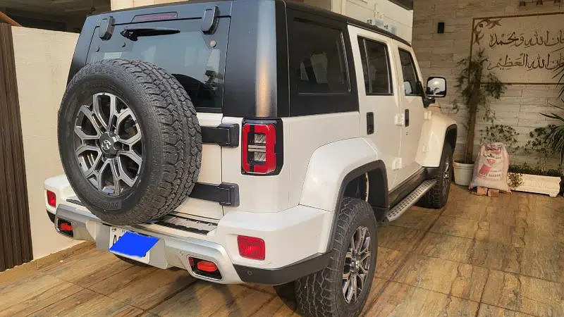 baic-bj40-plus-honorable-edition-big-0