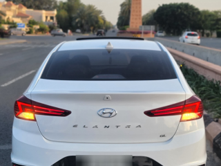 hyundai-elantra-hybrid