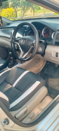 honda-city-2013-model-in-genuine-condition-big-10