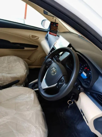 toyota-yaris-gli-13-cvt-i-big-1
