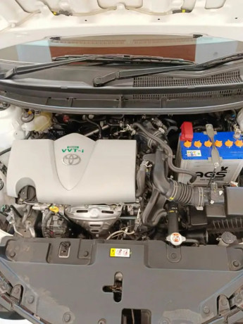 toyota-yaris-gli-13-cvt-i-big-4