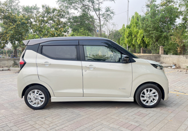 nissan-dayz-highway-star-2023-model-fresh-import-2025-big-3