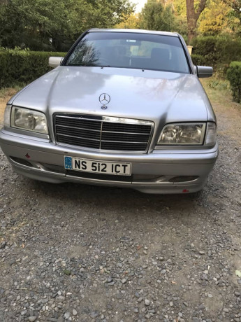 mercedes-benz-c-class-c180-amg-big-0