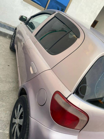toyota-vitz-f-10-big-2