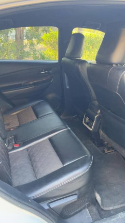 toyota-harrier-20-luxury-big-4