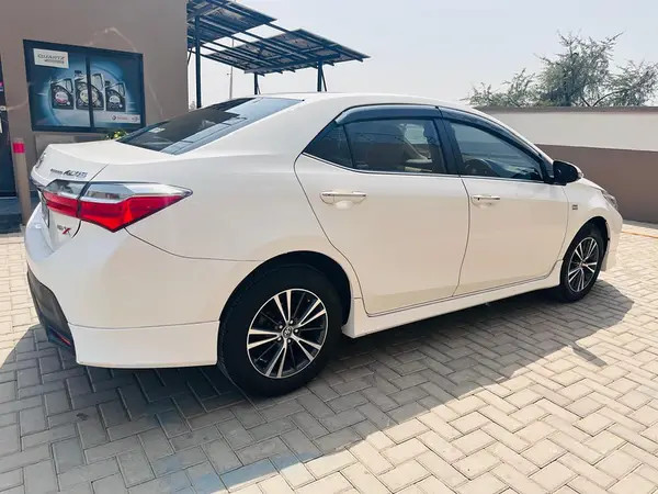 toyota-altis-grande-18-x-2021-beige-interior-big-7