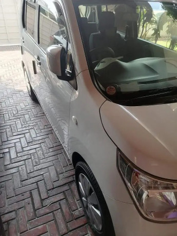 suzuki-wagon-r-2015-big-0