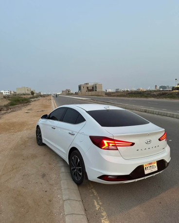 hyundai-elantra-hybrid-big-6