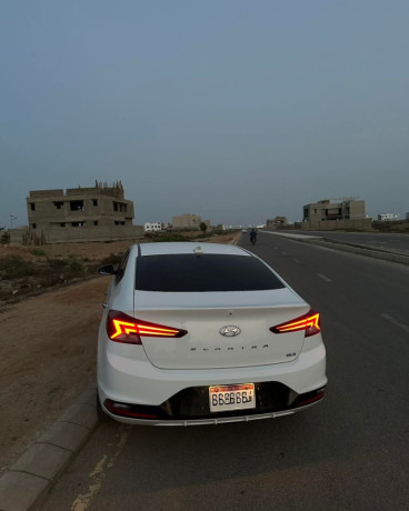 hyundai-elantra-hybrid-big-7
