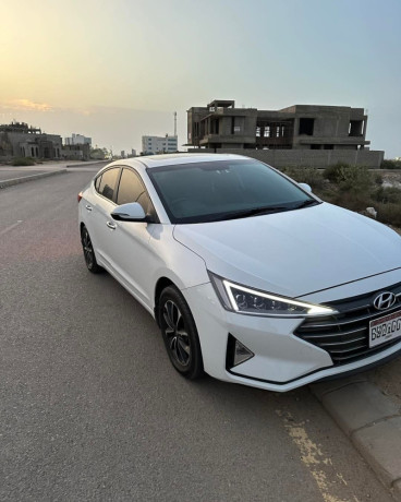 hyundai-elantra-hybrid-big-1