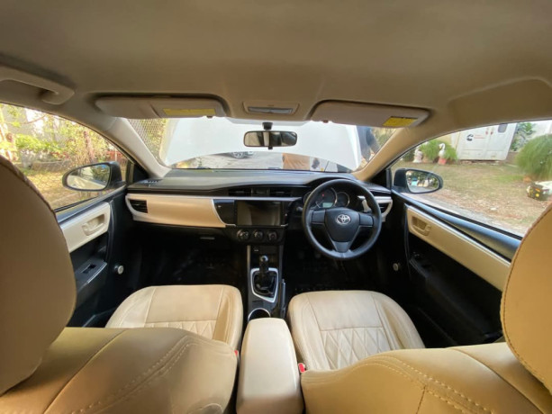 toyota-corolla-altis-x-manual-16-big-9