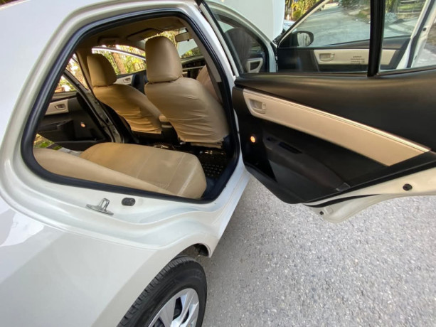 toyota-corolla-altis-x-manual-16-big-11
